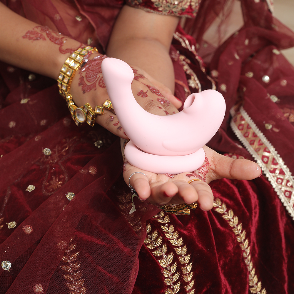 Little Leopard sucking vibrator with sleek design and focused clitoral suction