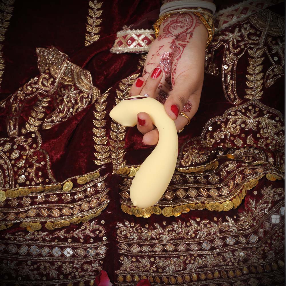 Mouth-shaped massager with app control for hands-free pleasure