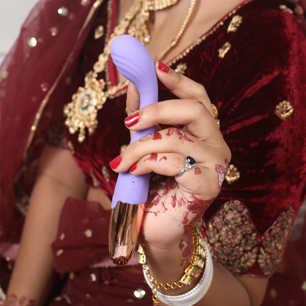 Luxury silicone massager featuring grooved design and multiple vibration modes