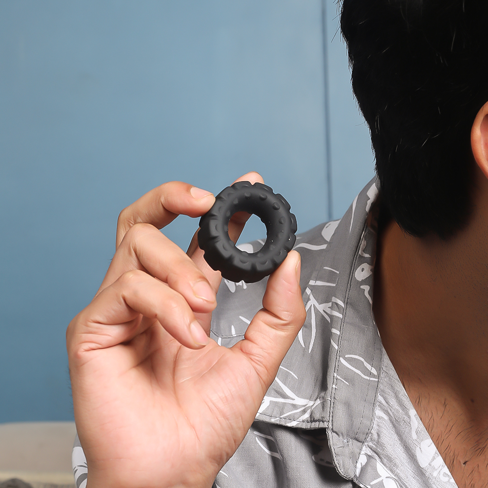 Stretchable cock ring made from smooth, body-safe silicone