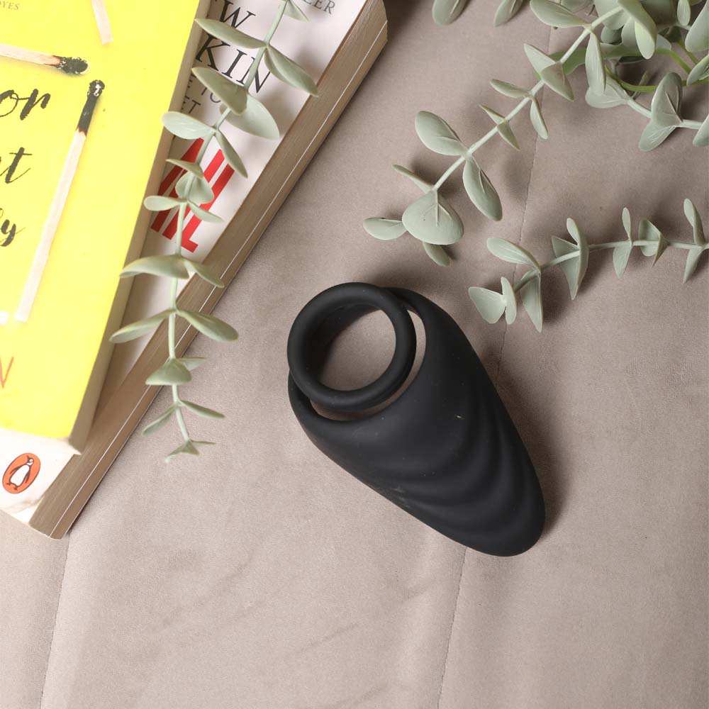 Snug-fit silicone ring for men, supporting longer-lasting intimate sessions