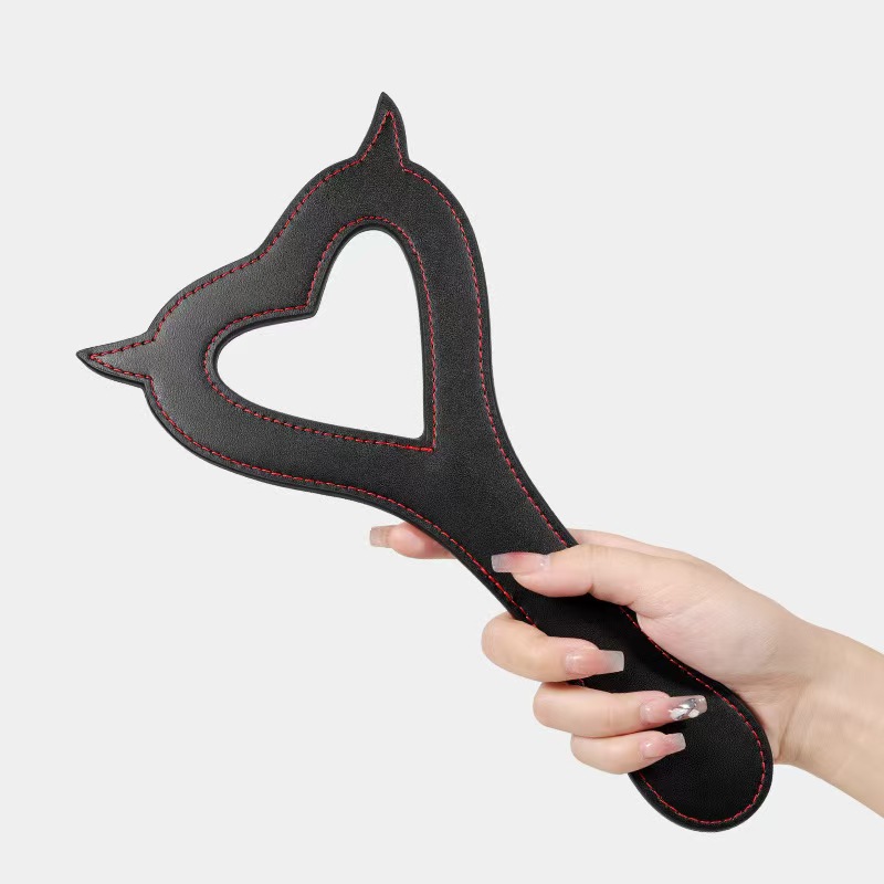 Heart-Cut Designer Paddle – Premium Black & Red Edition